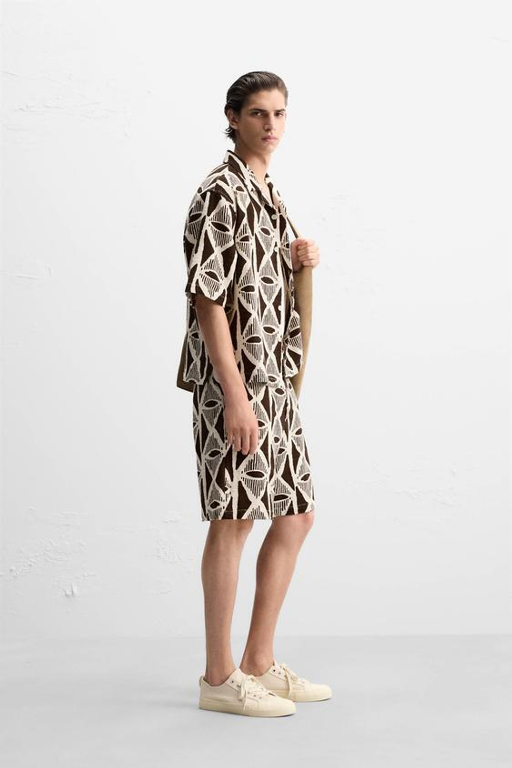 ZARA КУРТКА-РУБАШКА С ГЕОМЕТРИЧЕСКИМ ПРИНТОМ, ЭКРЮ/КОРИЧНЕВЫЙ