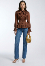 Блуза с бантом приталенная