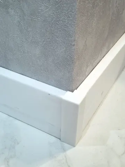 Угол наружный для плинтусов с профилем 120*12 мм - 2 шт.