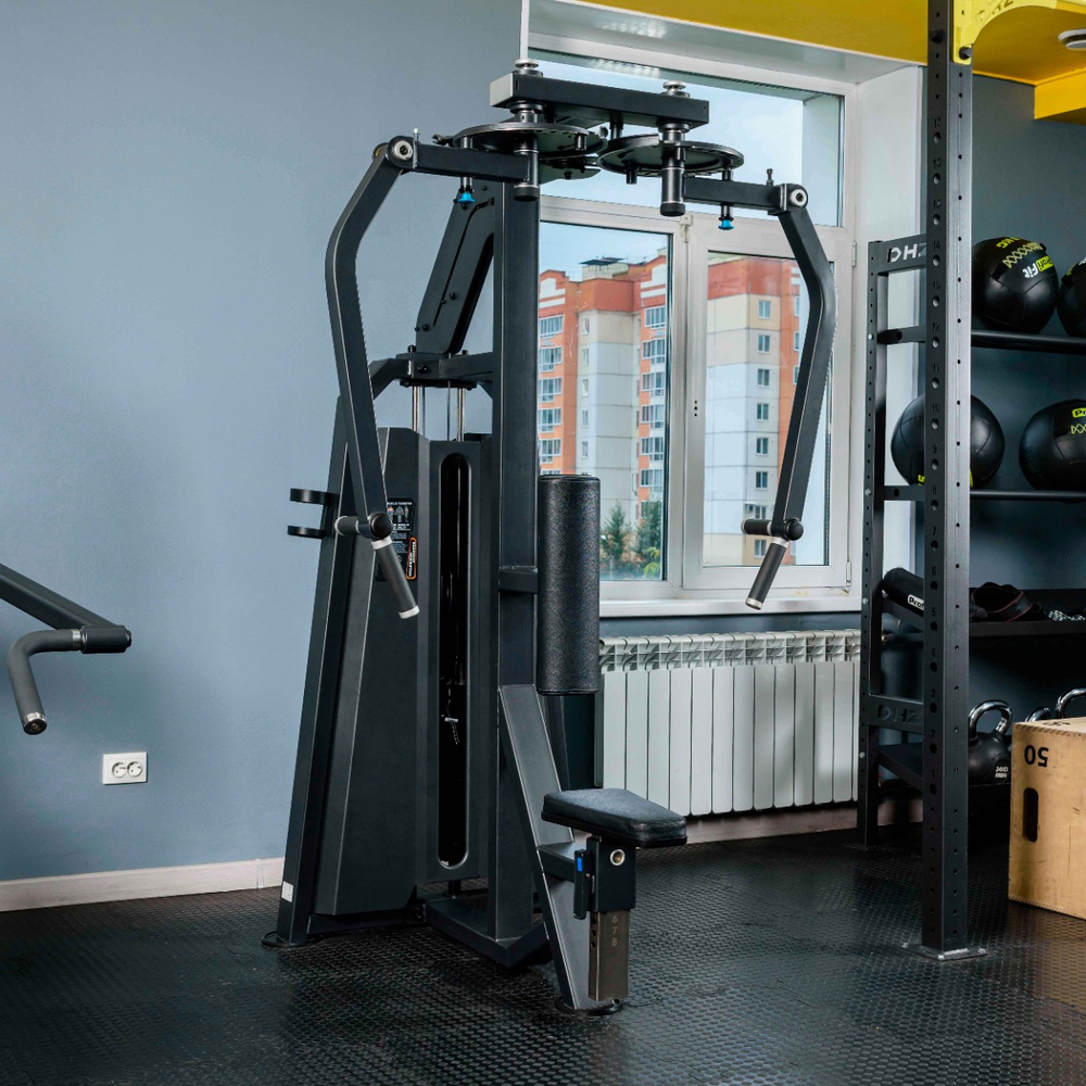 U3007C Баттерфляй - задние дельты. Стек 109 кг