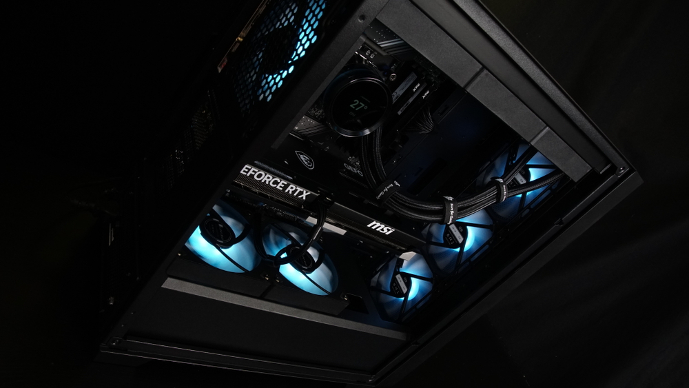 i7 14700KF + RTX 5090 32Gb