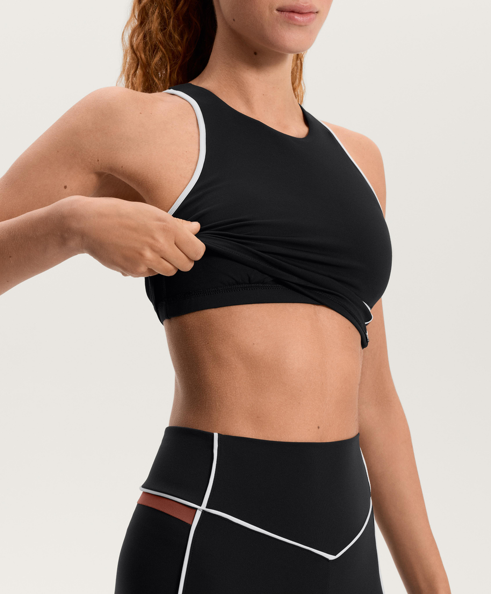 Oysho Топ Comfortlux с окантовкой, черный