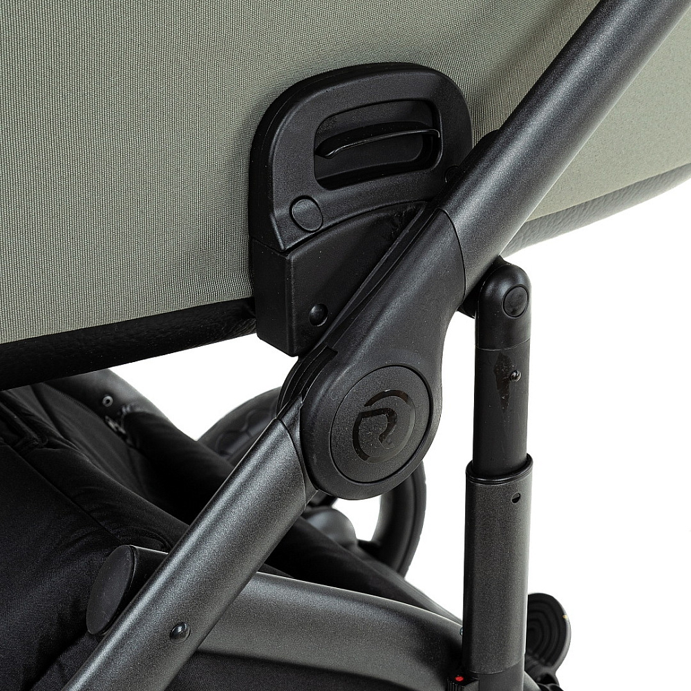 Детская коляска Roan Bass Next 2.0 3 в 1 с автокреслом Pituso Santiso Pro Black BSN/43/2 Sage Green/Black/руч.Black