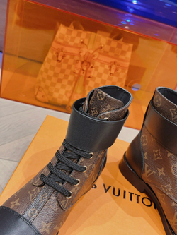 Louis Vuitton Wonderland Flat Rangers