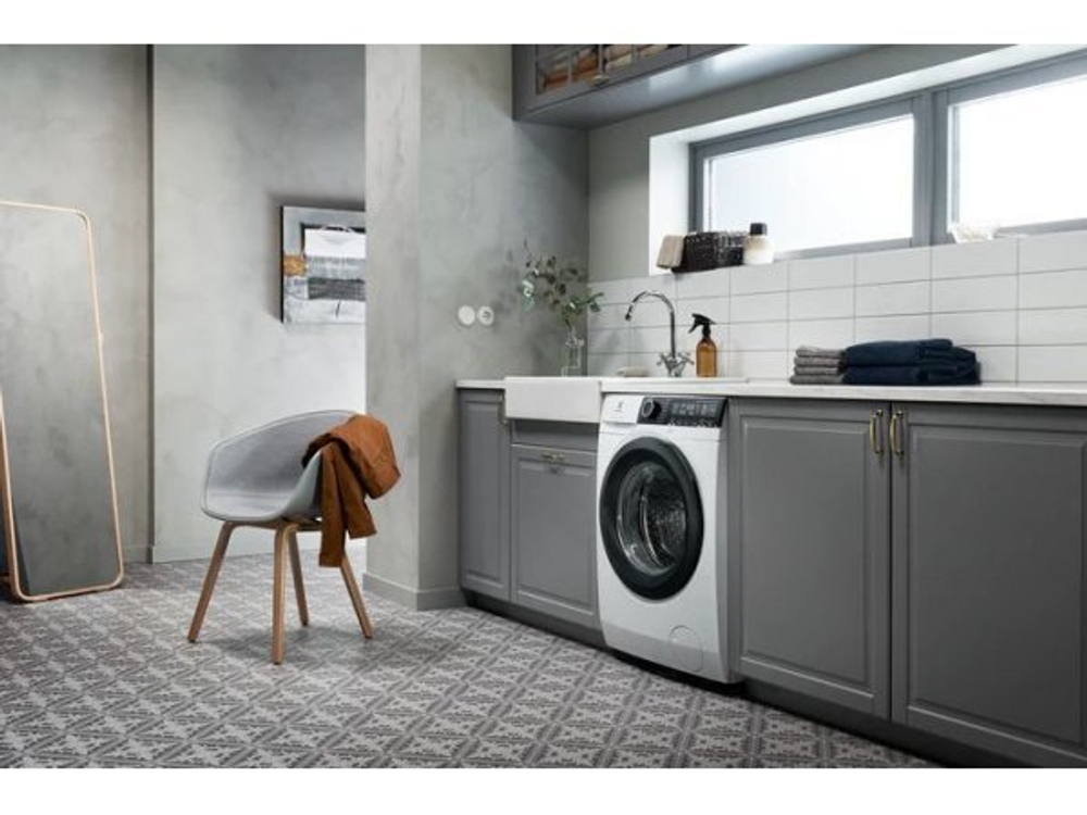 Стиральная машина Electrolux EW7WR447W