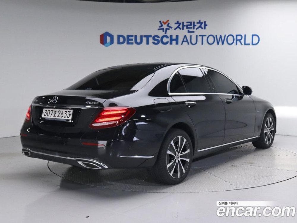 Mercedes-Benz E-Class W213 E300e 4MATIC Exclusive (09.2020)