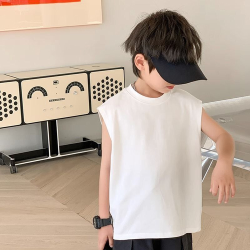 Футболка без рукавов