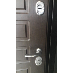 Входная дверь Лекс Гладиатор 3К №81 Бетон серый, молдинги хром