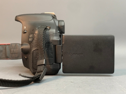 Canon 600D kit 18-55mm 3.5-5.6 IS ll 7.000 Кадров