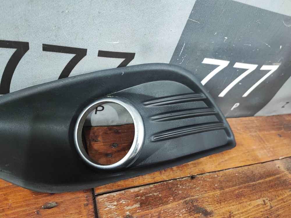 Накладка ПТФ левая Ford Focus 2 08-11 Б/У Оригинал 8M5119953AE