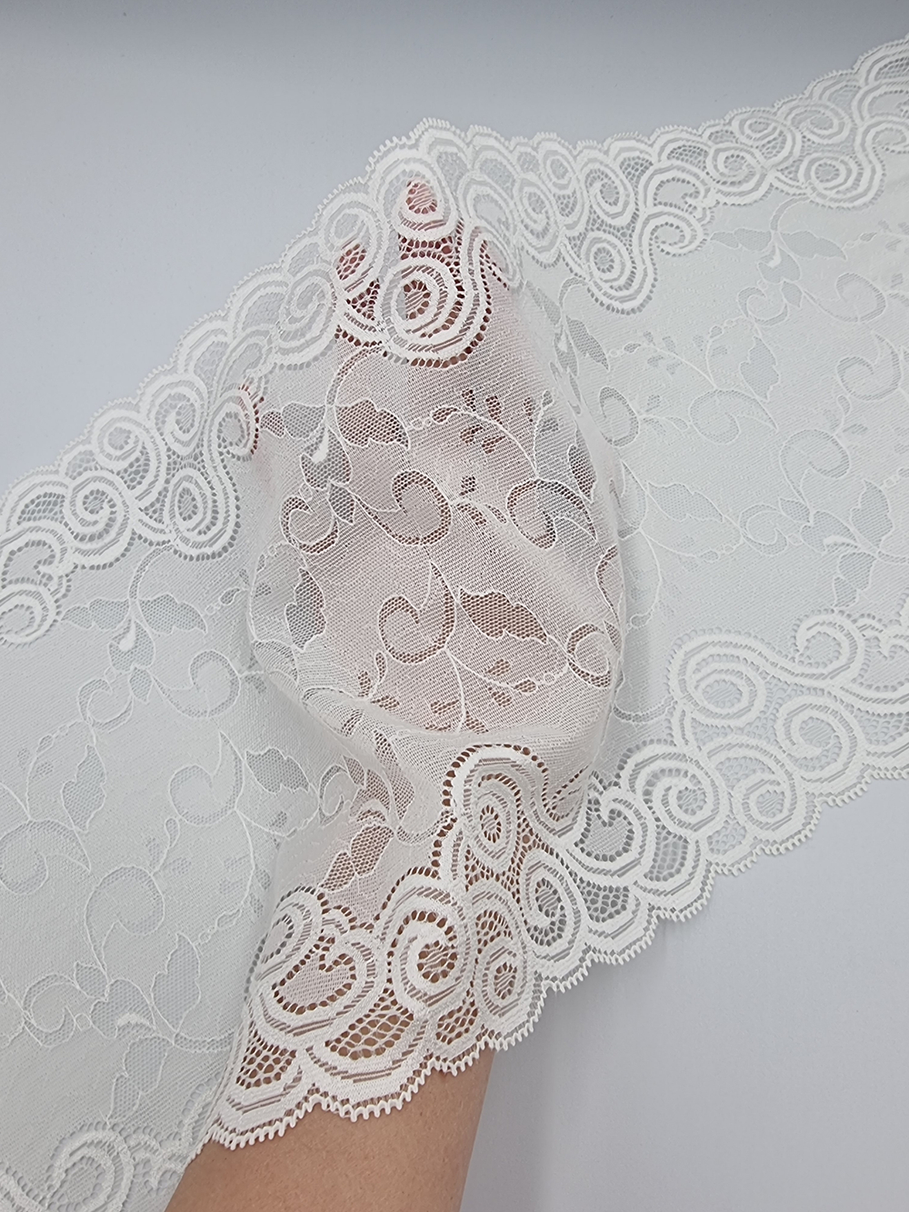 Кружево эластичное молочное КС38 (22 см)