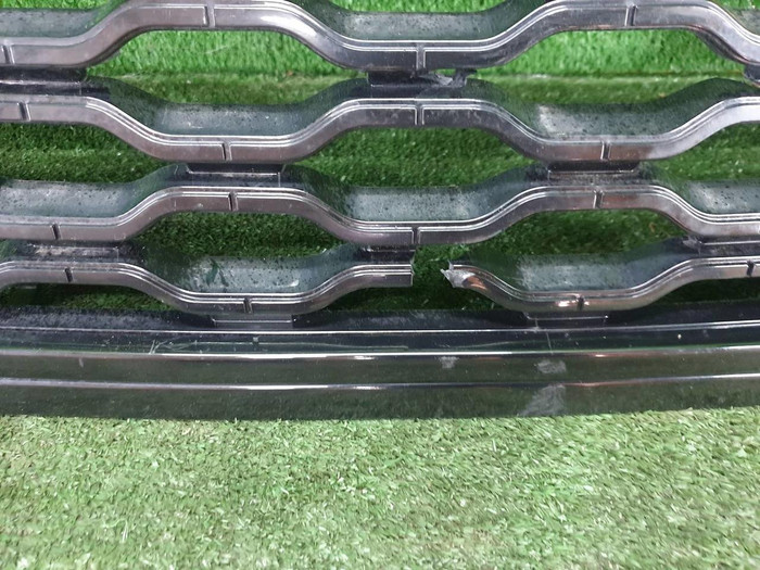 Решетка радиатора Range Rover Velar (2017-2023)