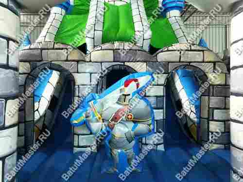 Коммерческий надувной батут "Рыцарь" 12*12*6,5 м