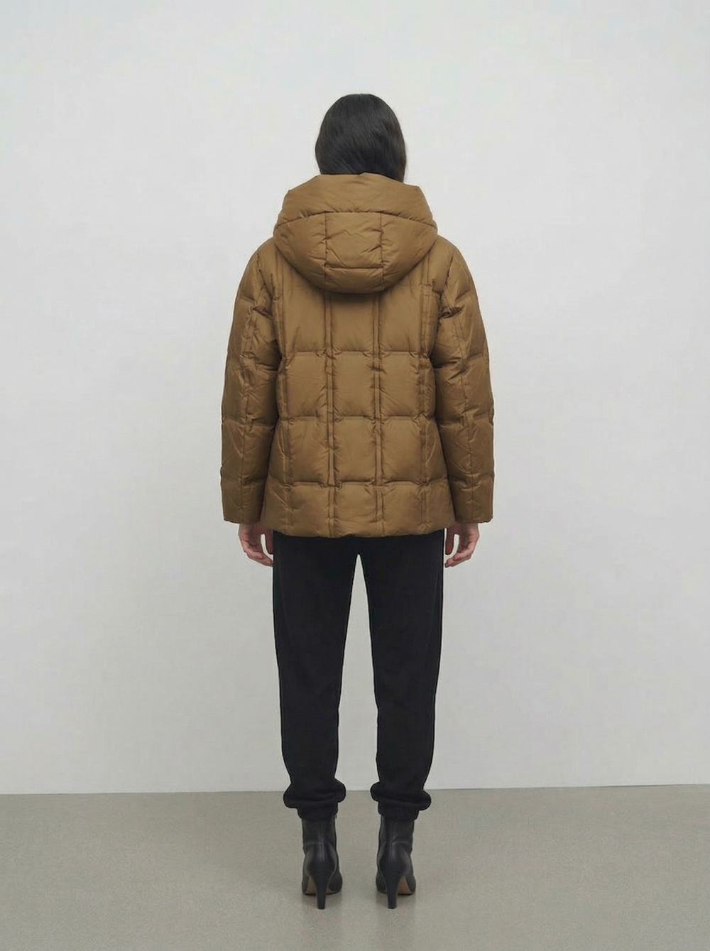Легкая пуховая куртка