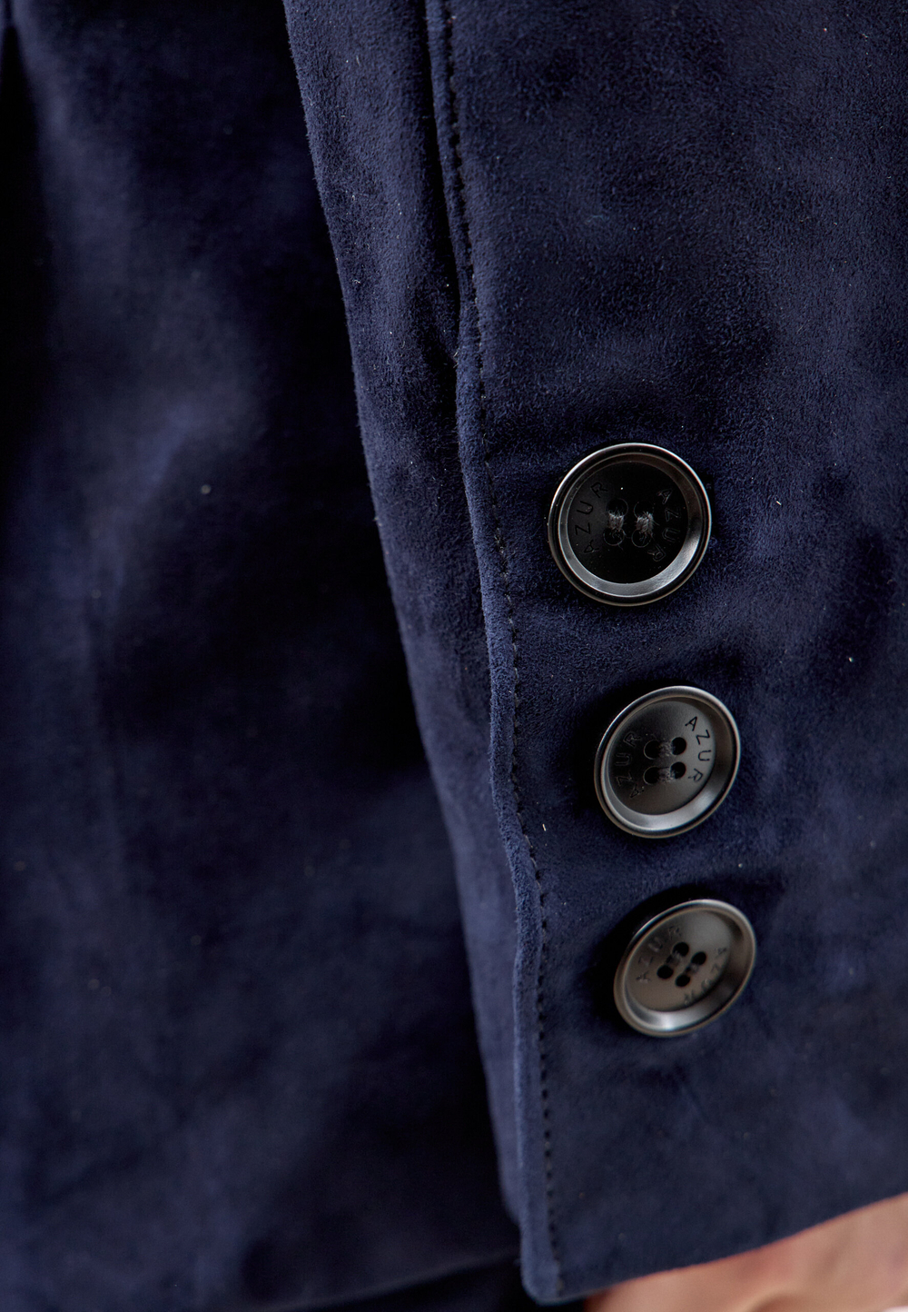 Жакет из замши