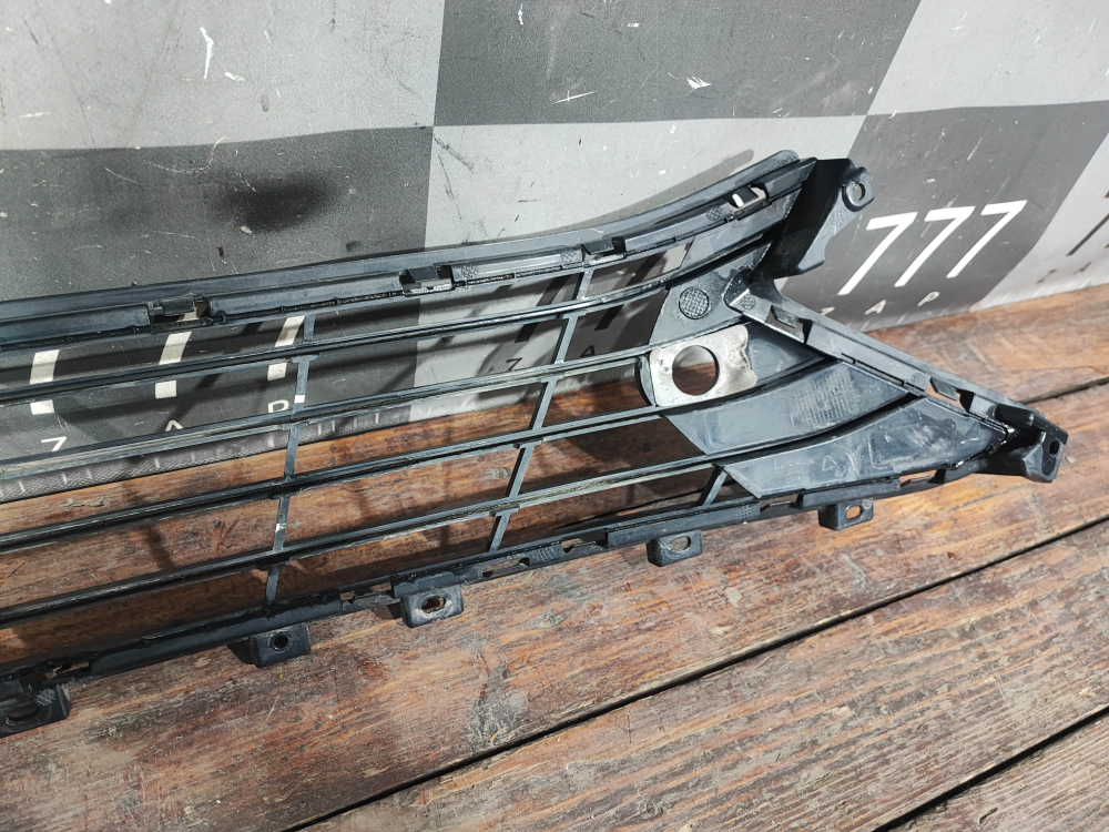 Решетка переднего бампера Voyah Free 21-нв Б/У Оригинал H97A2803008AA