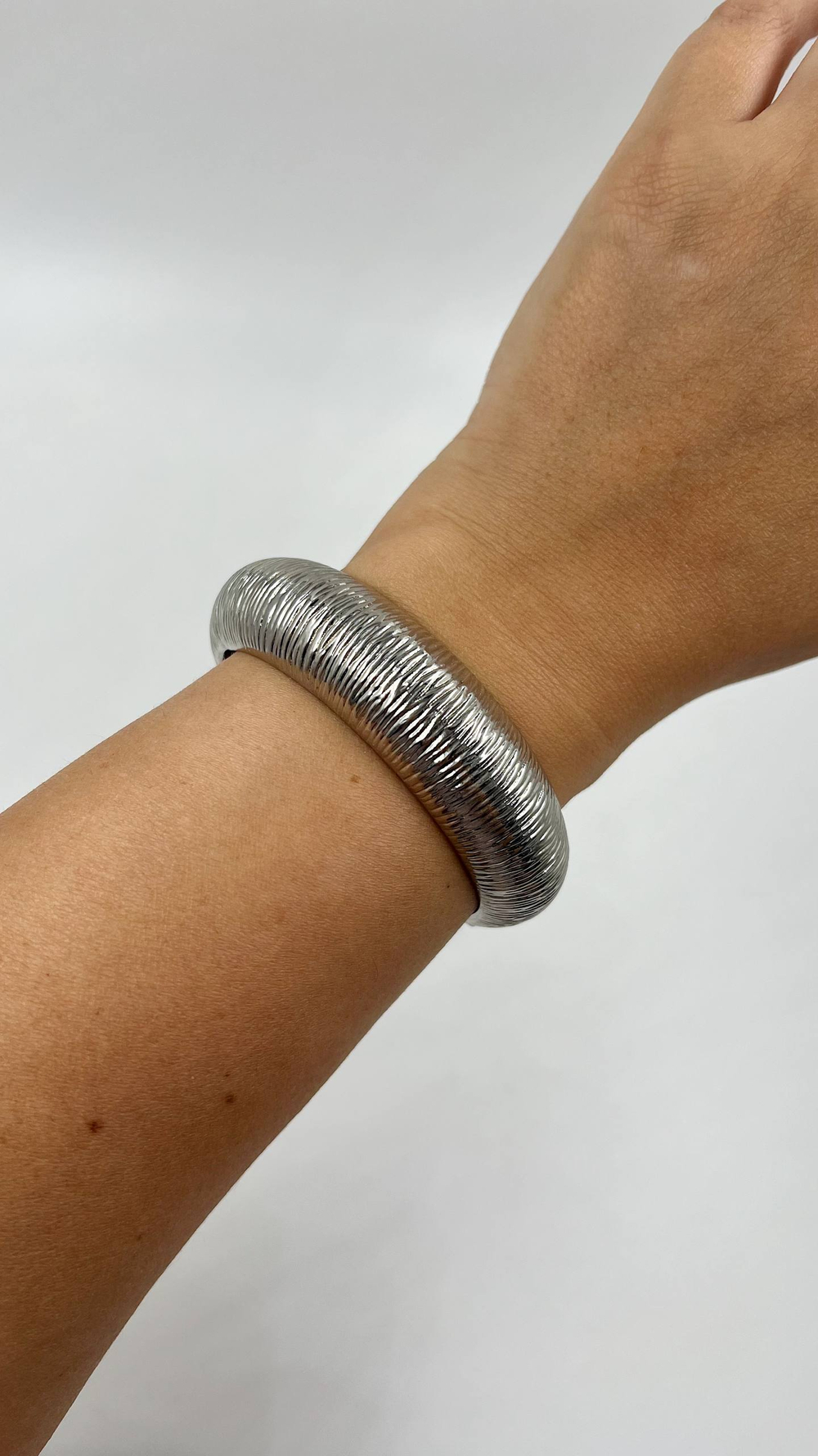 Браслет в серебряном тоне