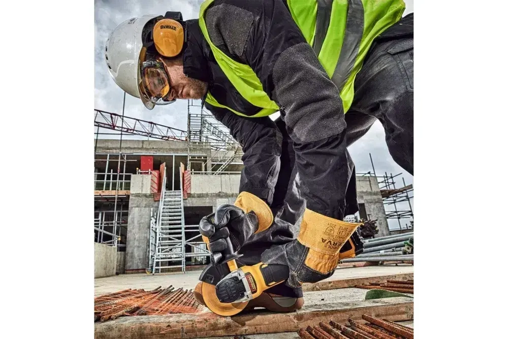 Углошлифовальная машина DEWALT DCG405N без аккумулятора и зарядного устройства