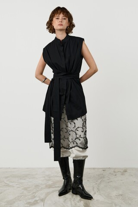 Блуза с драпировкой и поясом