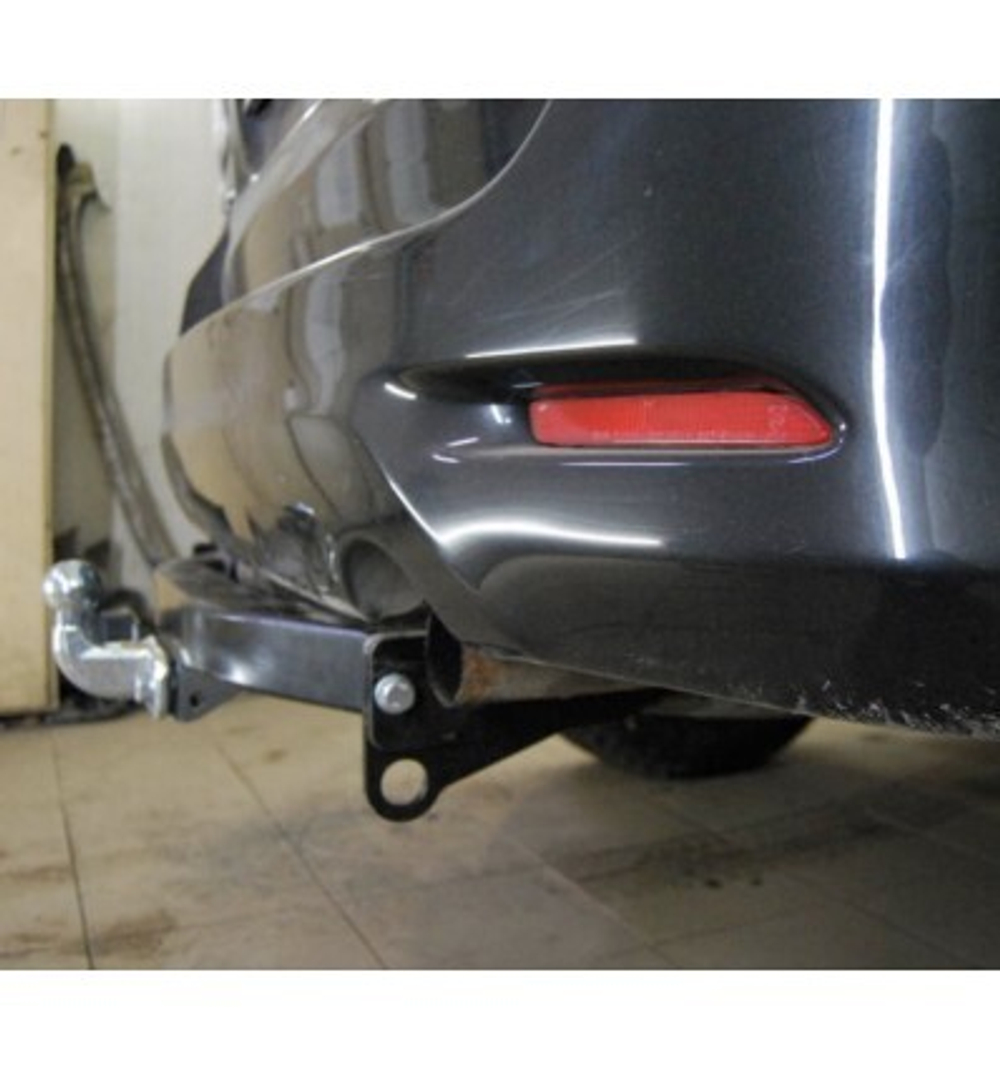Фаркоп IMIOLA T.203 Фаркоп Toyota Fortuner 2005-2013, 2013-(паспорт и сертификат в комплекте)(без электрики)