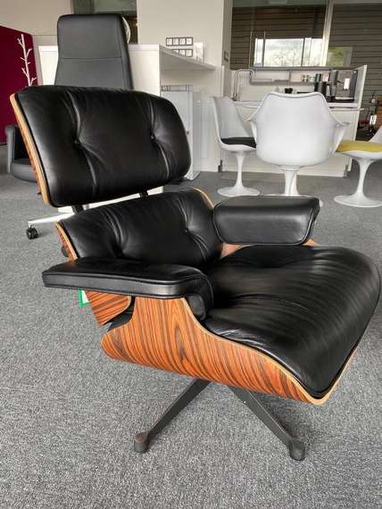 Кресло с оттоманкой Eames Lounge, черная кожа, палисандр