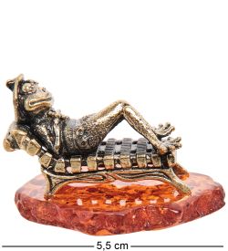 Народные промыслы AM-1089 Фигурка «Лягушка на пляже» (латунь, янтарь)