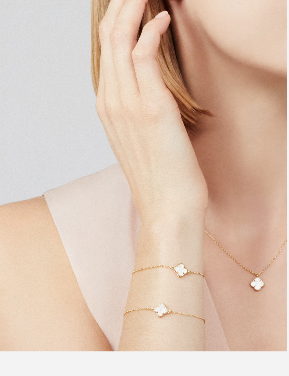 Van Cleef & Arpels Mother-of-pearl Sweet Alhambra bracelet (VCARF68800)