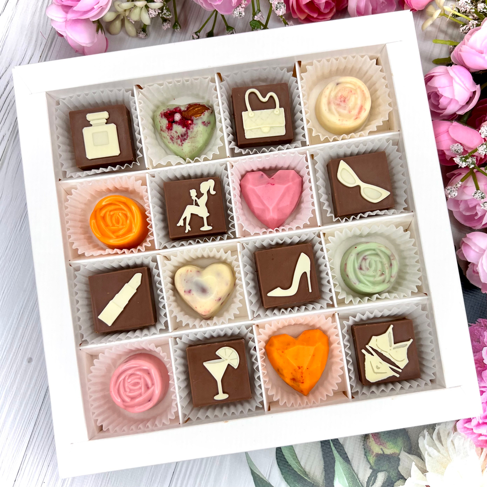 Шоколадный набор "Женские штучки": 16 конфет ручной работы