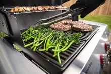 Газовый гриль Weber Genesis E-315, 3 горелки, чёрный