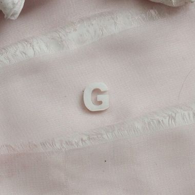 УЦЕНКА!!! Буква G перламутр, 10 мм, 1 шт, У019