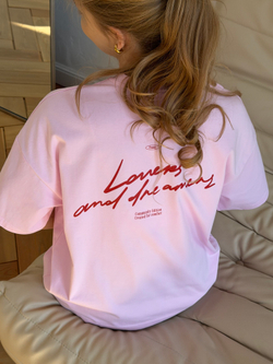 Футболка "Влюбленные и мечтатели", розовая