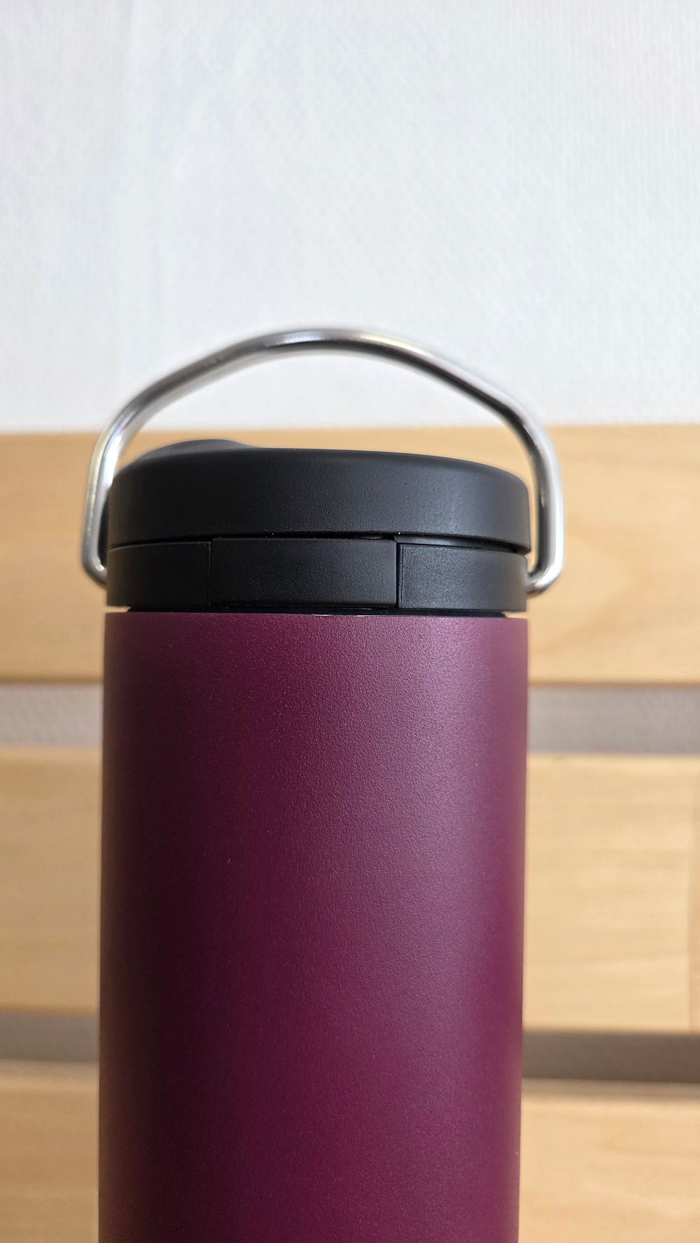 Термокружка Klean Kanteen TKWide Twist Cap 20oz (592 мл) Purple Potion (скол, небольшая вмятина на донышке)