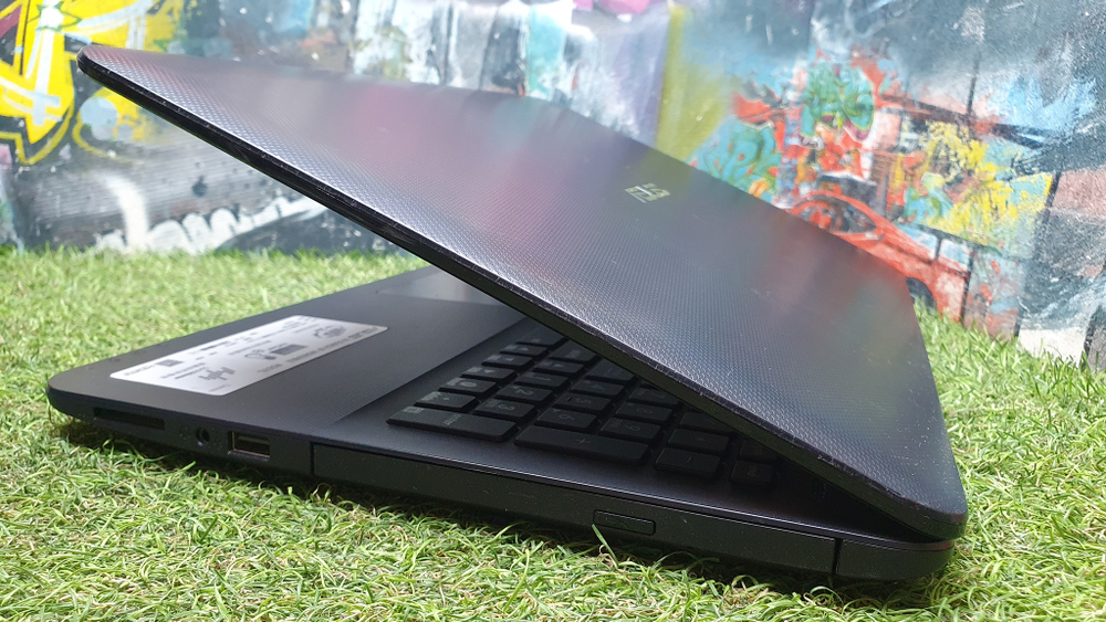 Ноутбук Asus i5-5/8Gb/M320 2Gb/R557LI5200-554KSCA2X10/Windows 10