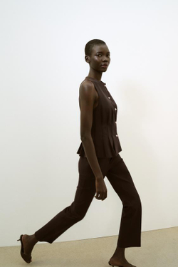 ZARA УКОРОЧЕННЫЕ БРЮКИ MINI FLARE, КОРИЧНЕВЫЙ