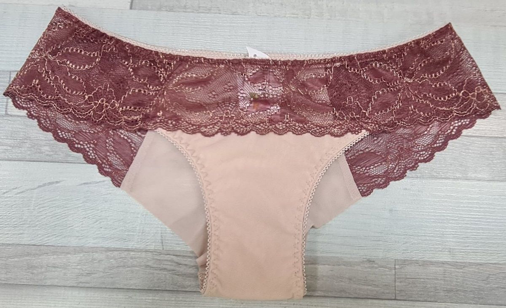 Трусики-бразилиана выполнены из кружева с люрексом (Размер: XXXL) (Цвет: светло-бордовый)