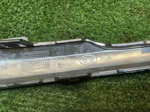 Накладка переднего бампера левая Hongqi HS5 19-нв