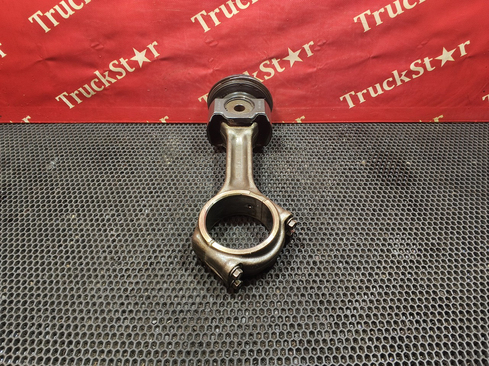 Поршень с шатуном