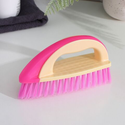 Щётка-утюжок (17х6х8,5 см)