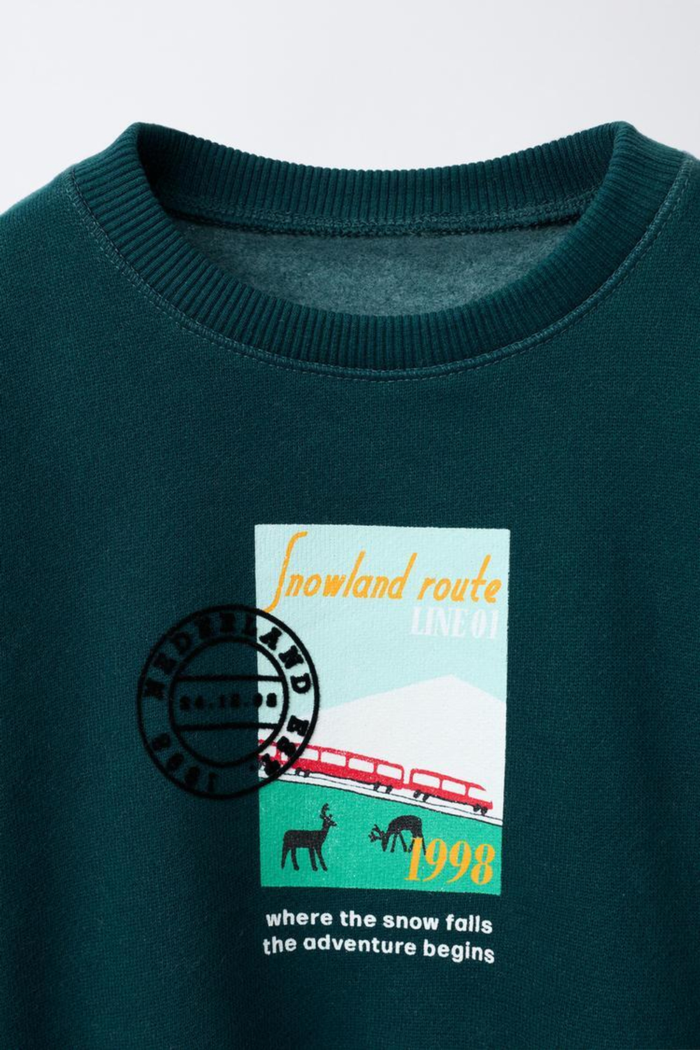 ZARA ТОЛСТОВКА С ПРИНТОМ SNOWLAND, НЕФТЯНОЙ