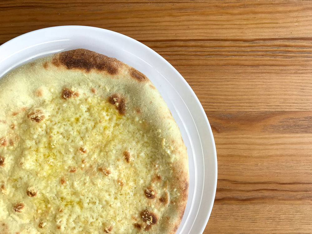 Итальянская лепешка (фокачча) с пармезаном