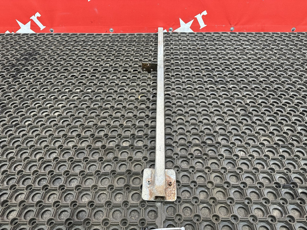 Кронштейн продолжения двери правый