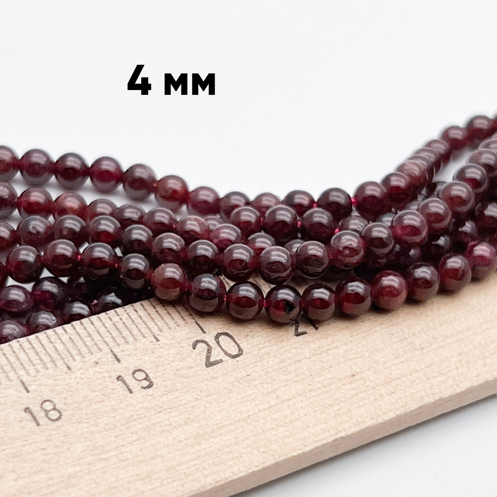 Гранат бусины, диаметр около 4 мм, цена за отрезок 19 см (1/2 нити)