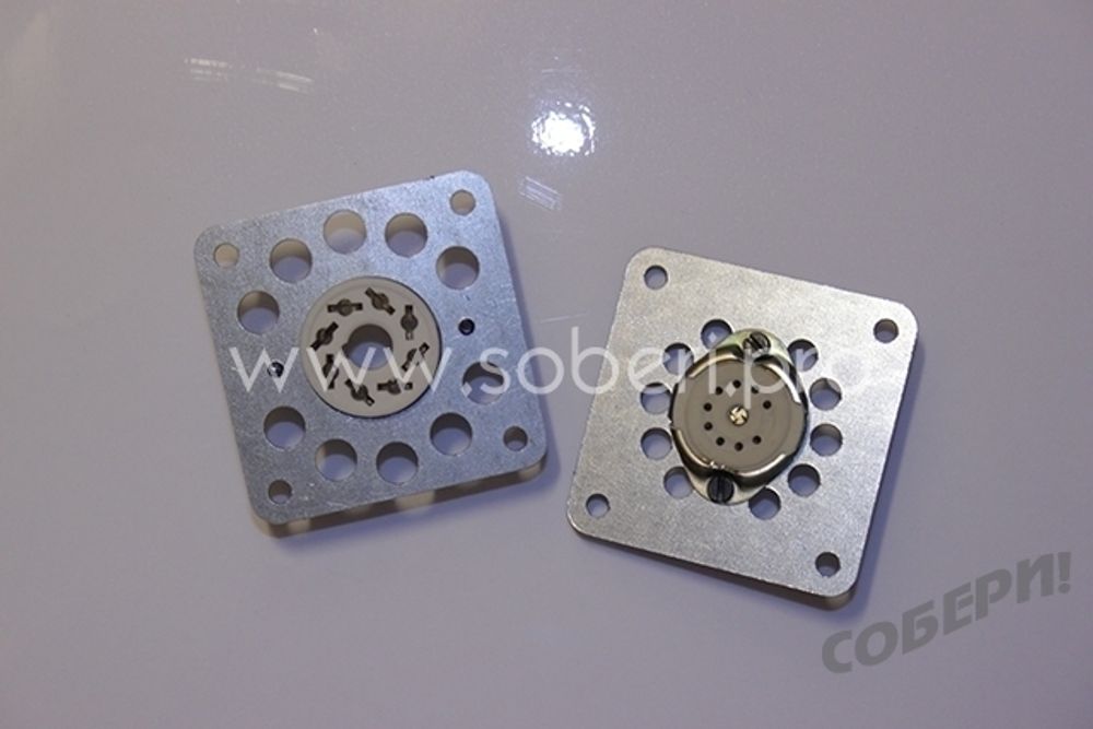 Фланцы крепежные для керамических 9-штырьковых ламповых панелей ПЛК-9