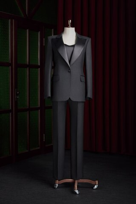 Женский чёрный смокинг