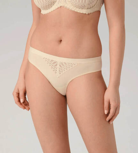 Трусы Triumph Aura Spotlight Brazilian