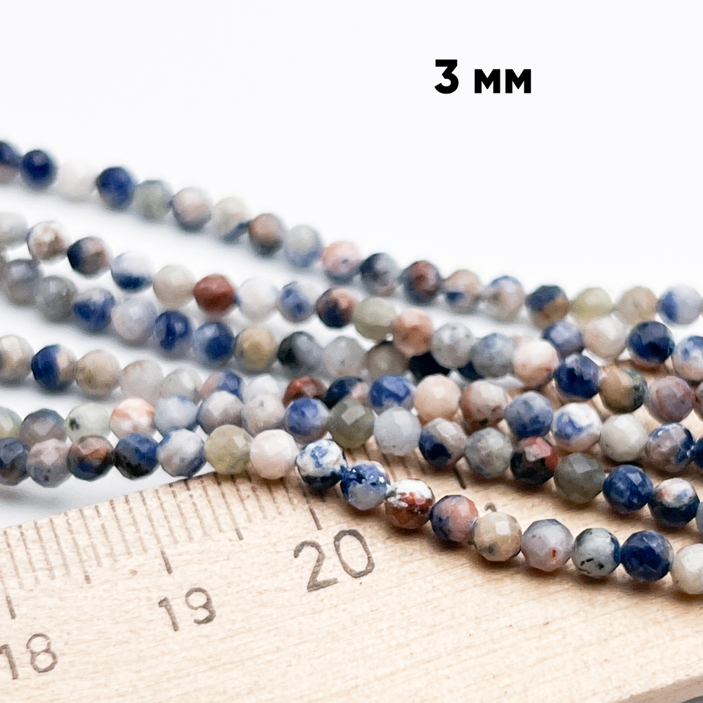 Содалит граненый бусины, диаметр около 3,2 мм, цена за нить 38 см