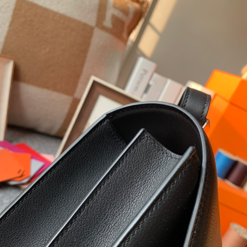 Hermes Constance 23
