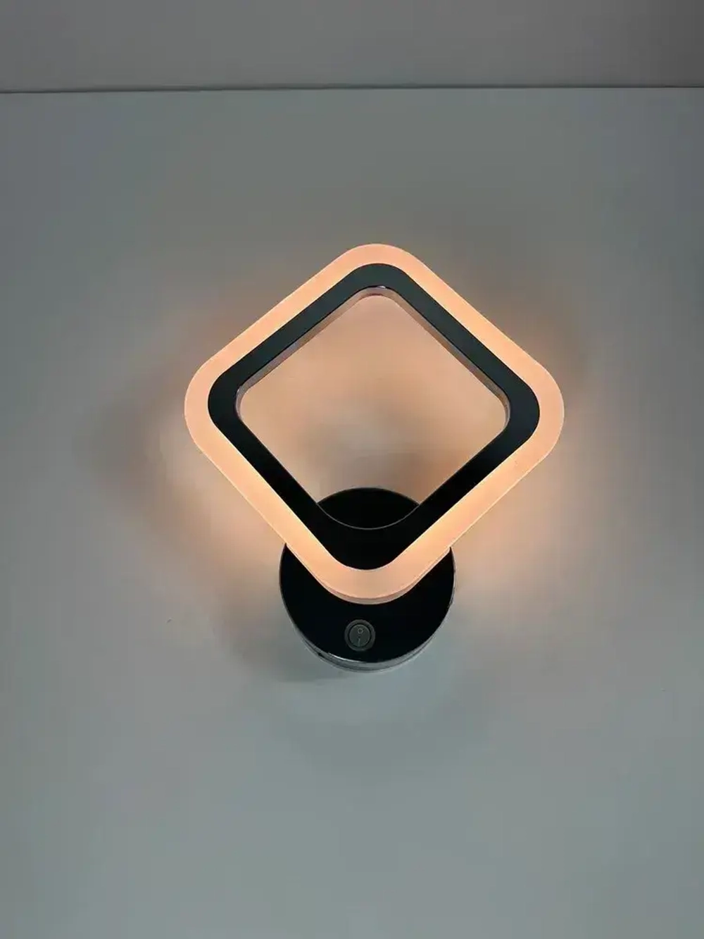 Бра с кнопкой, настенный светодиодный светильник хром, ромб, квадрат 8822/1 хром, 16 ВТ, комнатное освещение 5 кв. м.