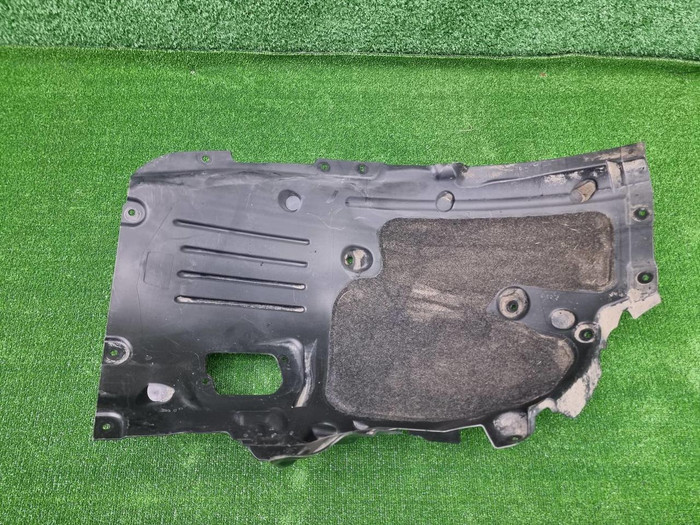 Подкрылок передний левый BMW 7er G70 (2022-н.в.)