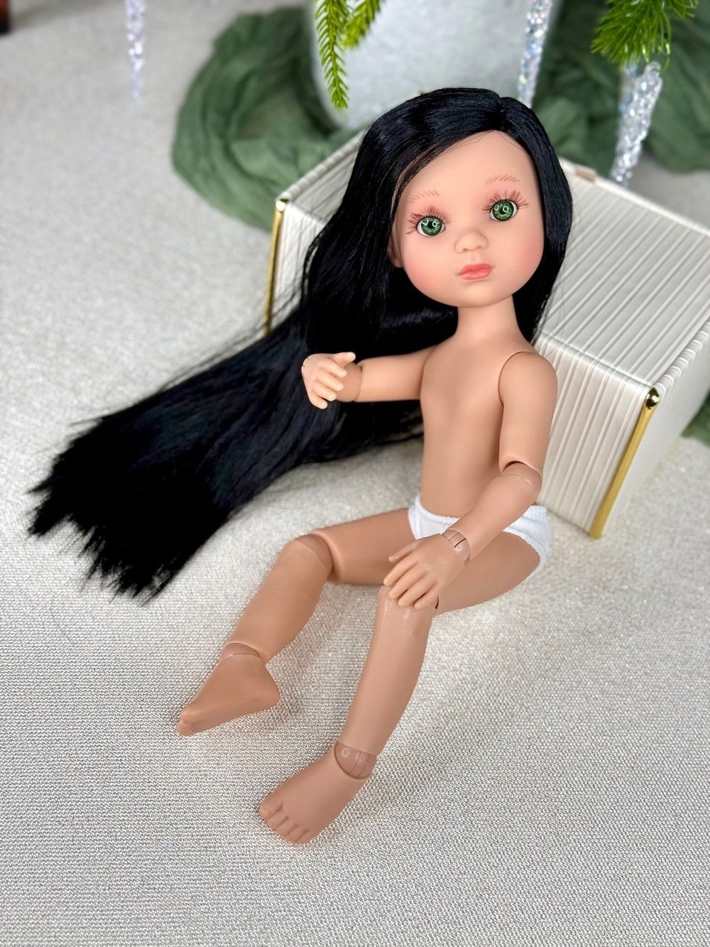 Кукла BERJUAN виниловая шарнирная 35см Ева (4834)